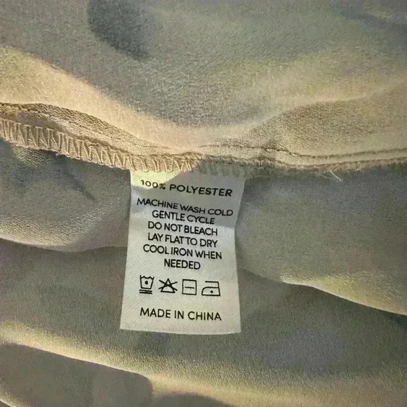 Harper and Joy Henley Style Blouse in floral Pattern—plus size 2X - Picture 8 of 8